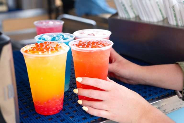 Sweet tea drinks being served